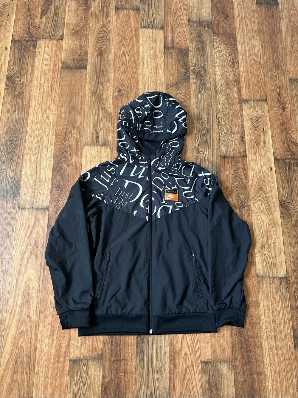 Nike Sportswear Windrunner Jacket Kids Size M White Black Swoosh Print Zip Hood